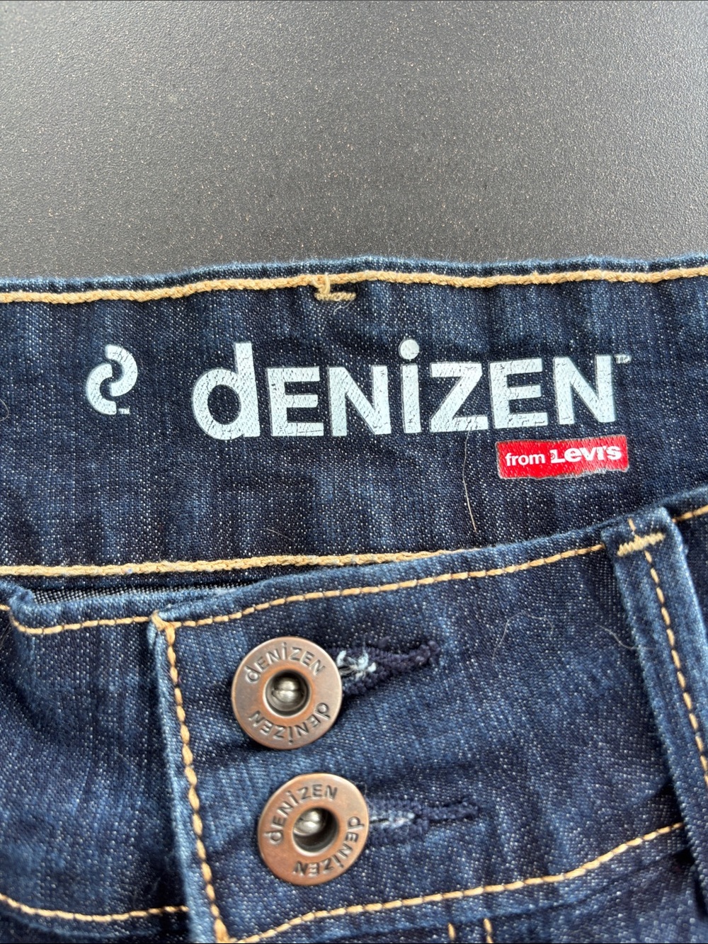 Women’s size 10 denizen from Levi’s denim shorts; excellent like new condition. - Picture 2 of 5
